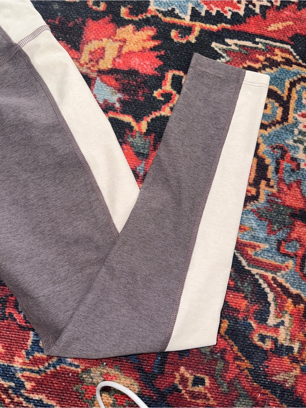 Beyond Yoga Gray and Cream High-Waist Leggings with Side Panels - Picture 2 of 8